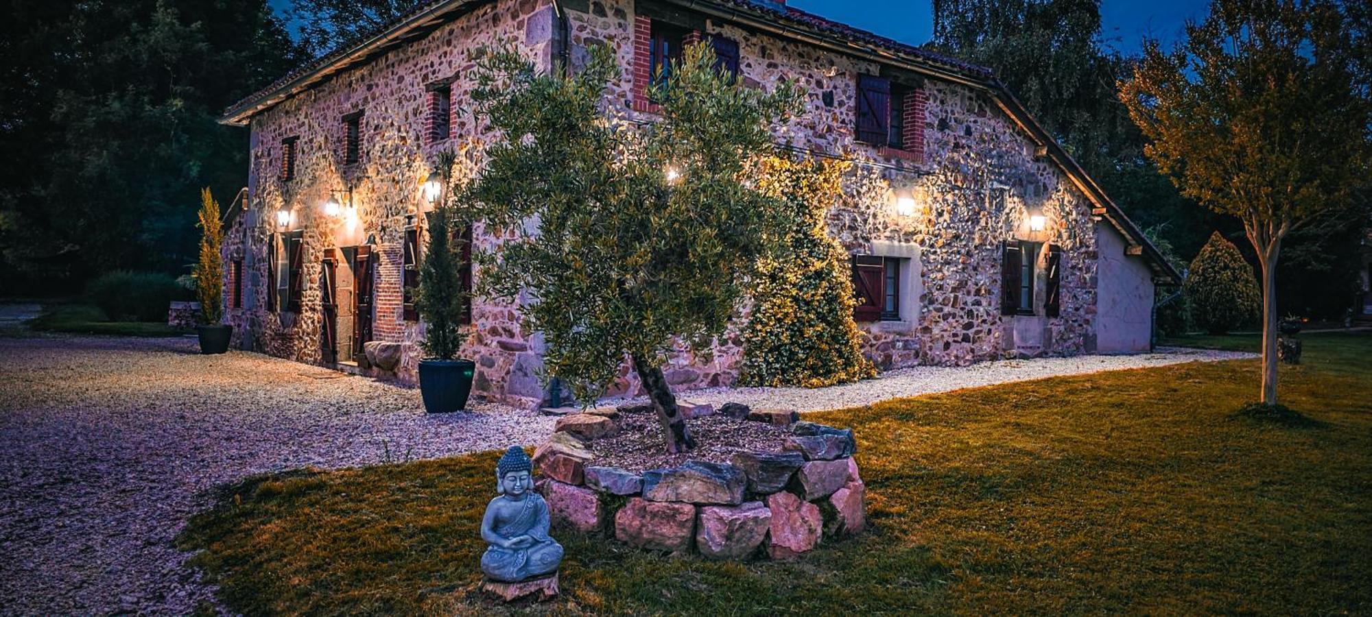 Villa Tagibao Avec Piscine Chauffee Et Spa Lesterps Exterior foto