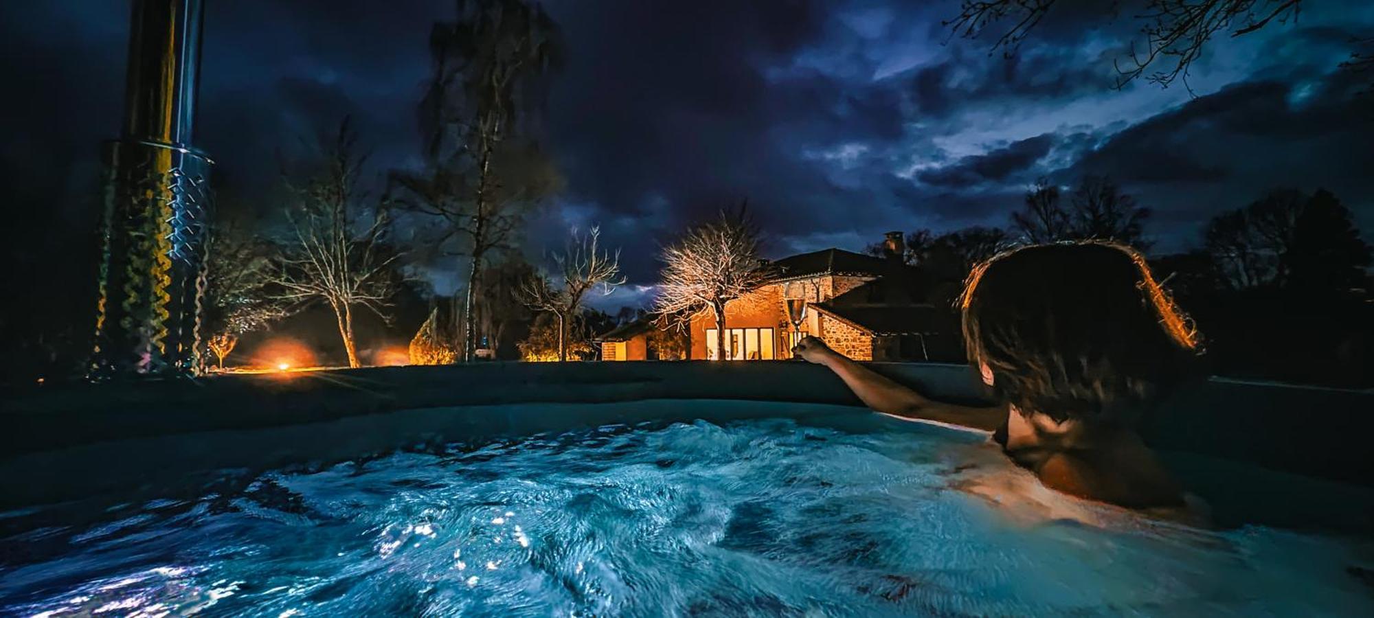 Villa Tagibao Avec Piscine Chauffee Et Spa Lesterps Exterior foto